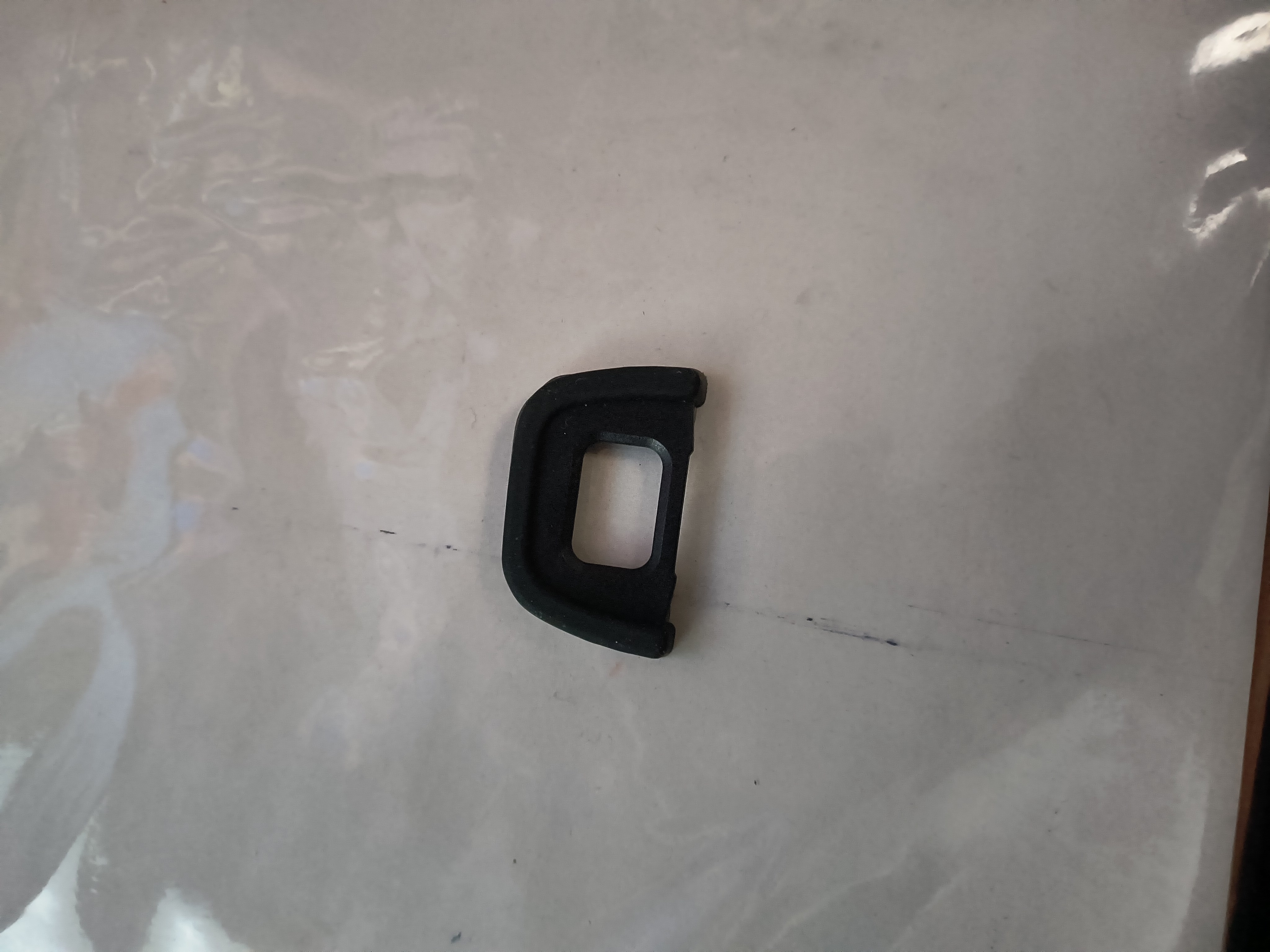 アイカップ amazonで180円くらいで安い代わりに届くまでに2週間くらいかかった