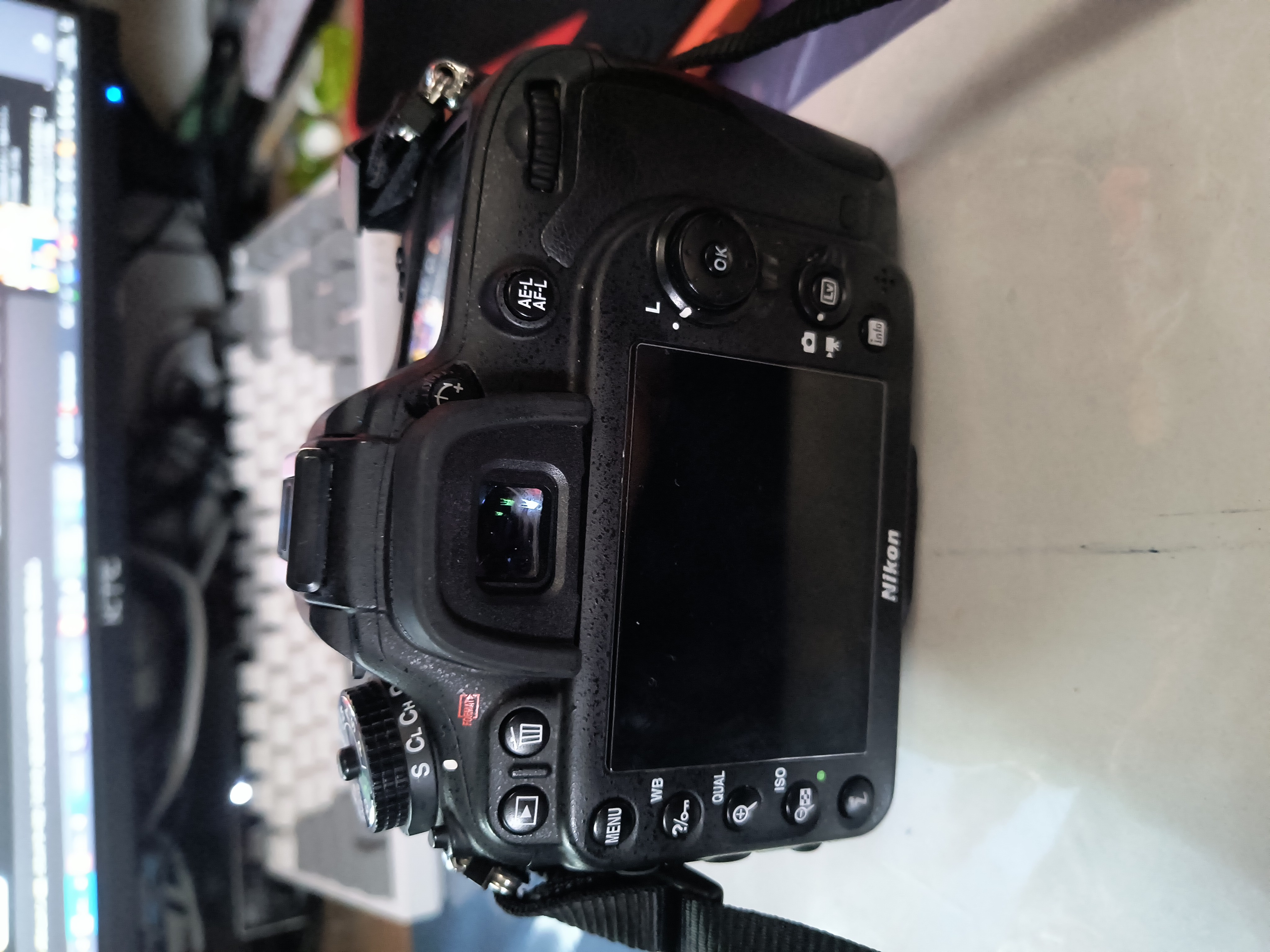 アイカップを装着したD7100